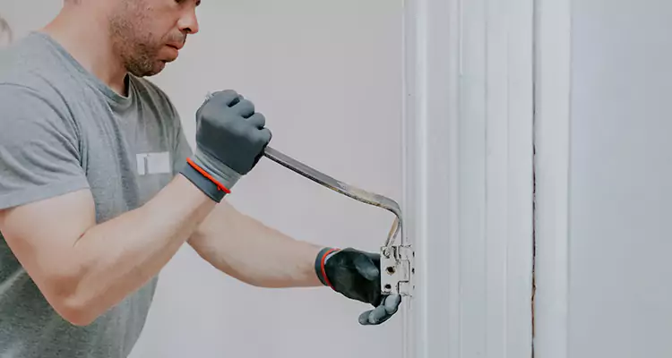 Cracked Door Jamb Repair in North Lauderdale, FL
