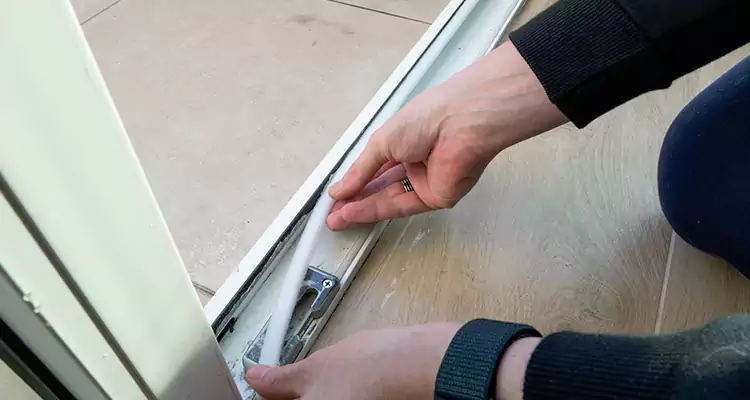 Garage Door Off Track Repair in North Lauderdale, FL