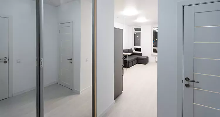 Modern Mirrored Closet Doors Repair in North Lauderdale, FL