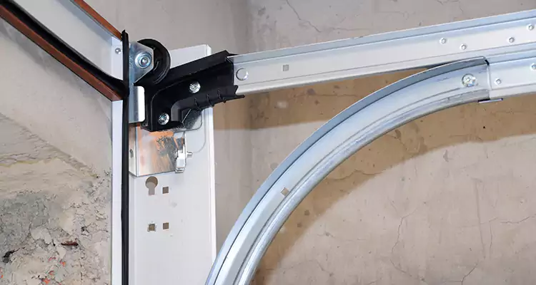 Maintain Liftmaster Garage Door Off Track in North Lauderdale, FL